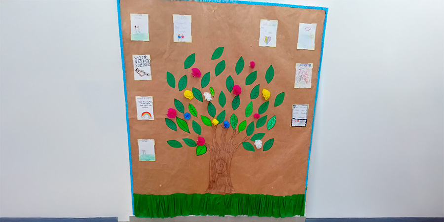 painel árvore da amizade - para construir entre os alunos a noção de relação saudável entre eles. 